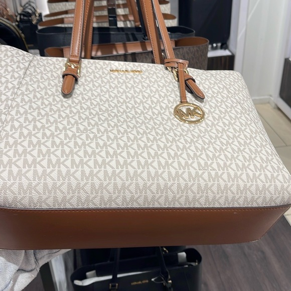 Michael Kors Charlotte Large 3-in-1 Signature Logo Tote Crossbody Shoulder Bag - Picture 15 of 16